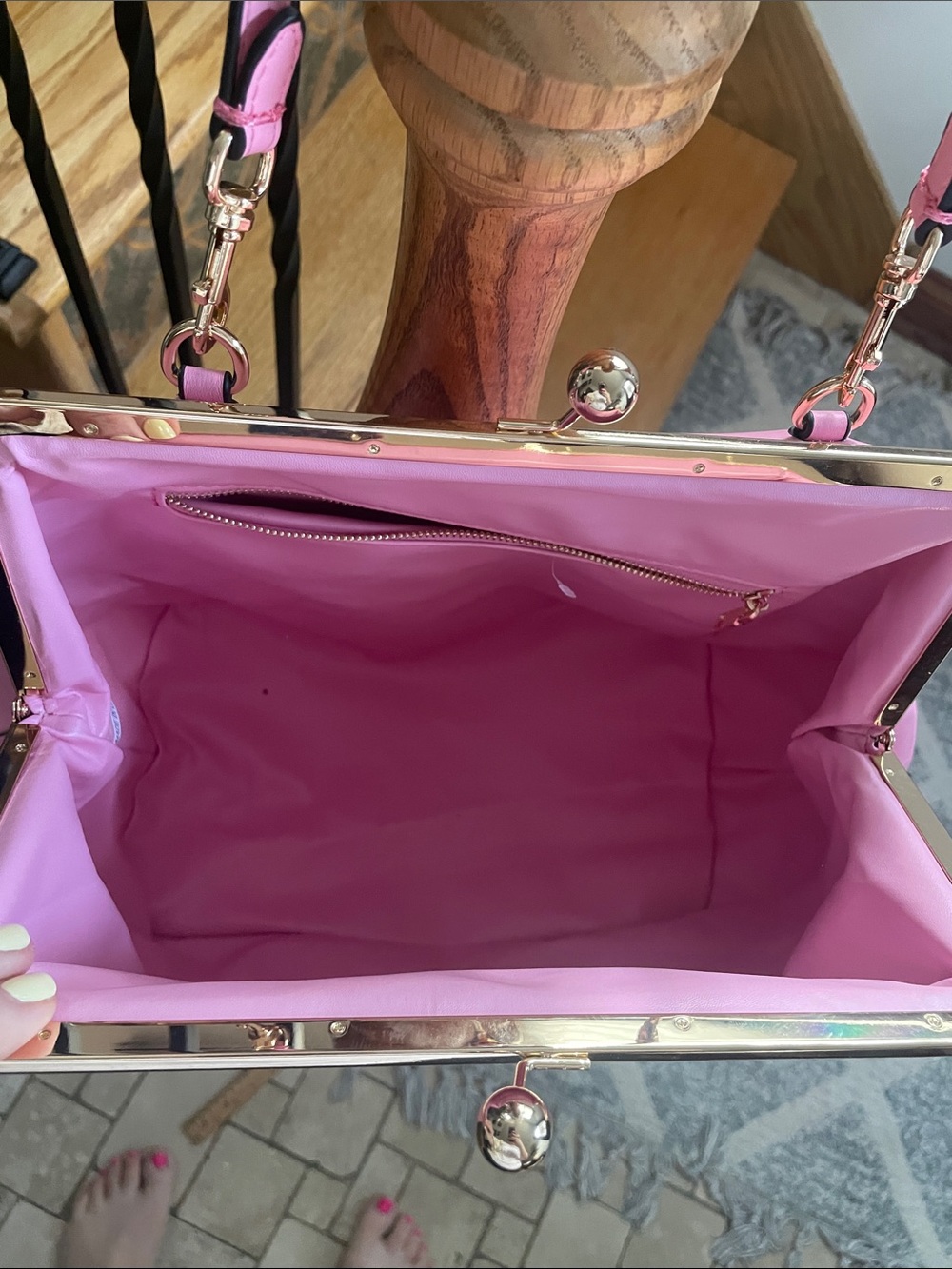 Vegan Leather Pink Kiss Lock Frame-Top Shoulder or Hand Bag Large New - Picture 10 of 14